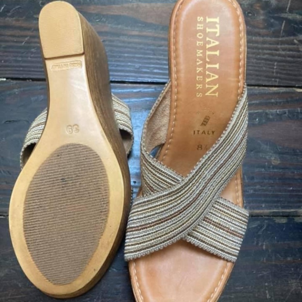 Gold/Tan platform sandals - Picture 2 of 8